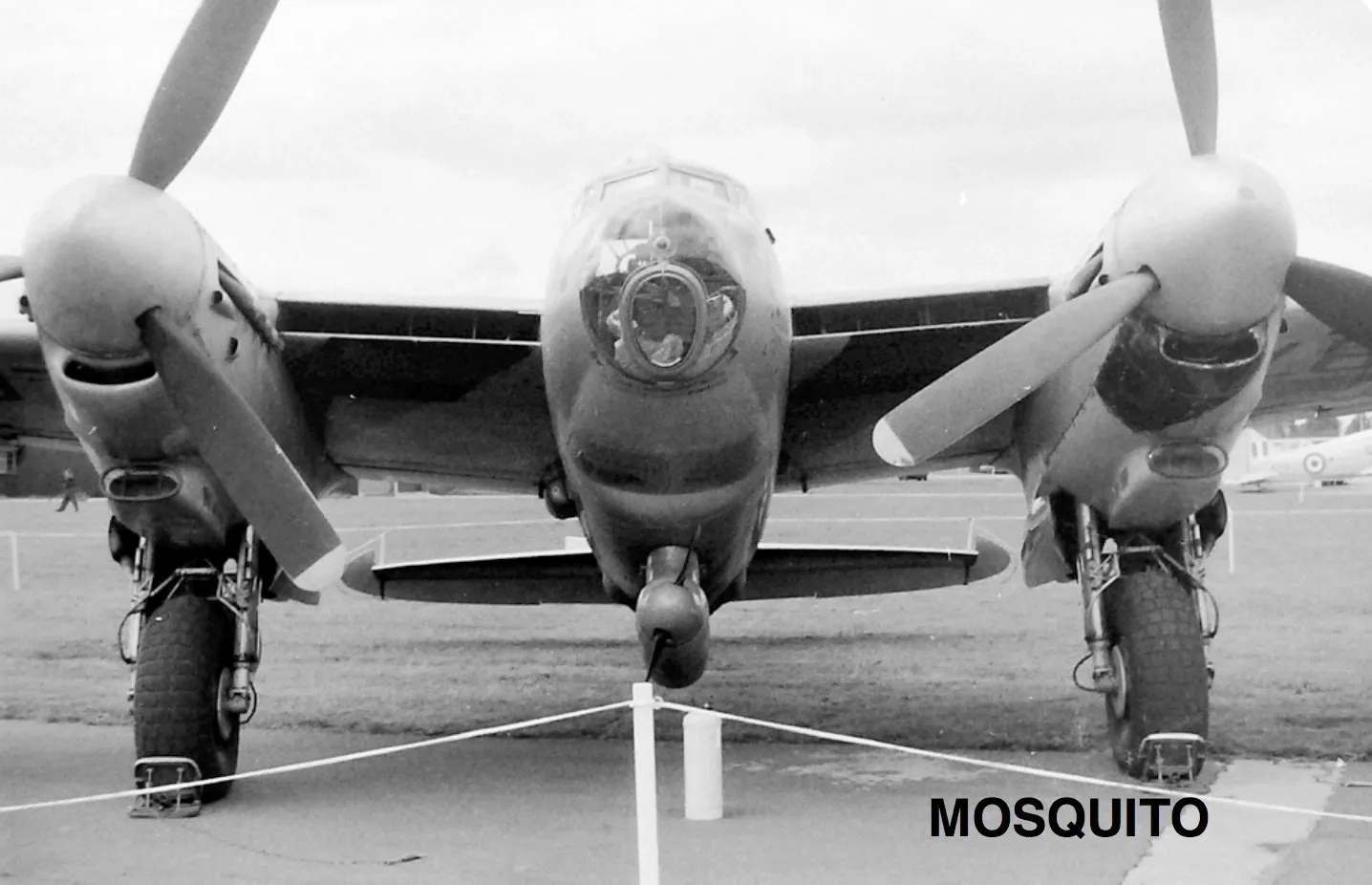 Visiting Mosquito at RAF Leconfield